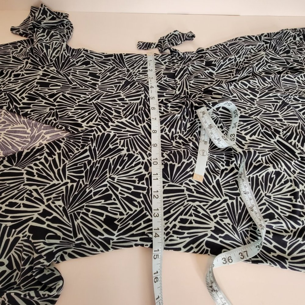 BCBG MAXAZRIA Leafy Print Mid Length Womens Long Sleeve Knit Wrap Dress, Size S - Picture 6 of 12